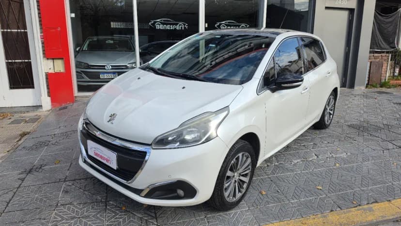 Peugeot 208 1.6 Feline